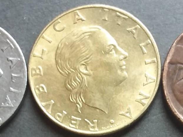 Italija 200 lirų 1990