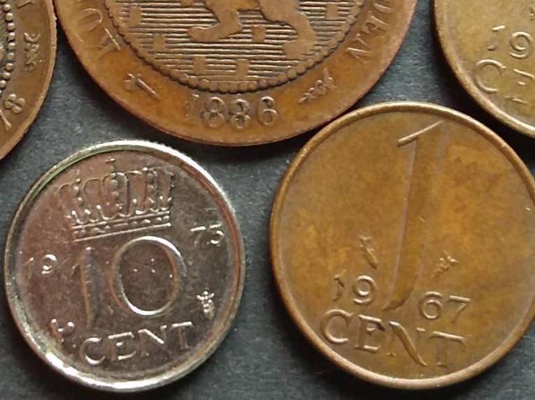 Olandų centų rinkinukas: 1 (1967)  ir 10 (1973).