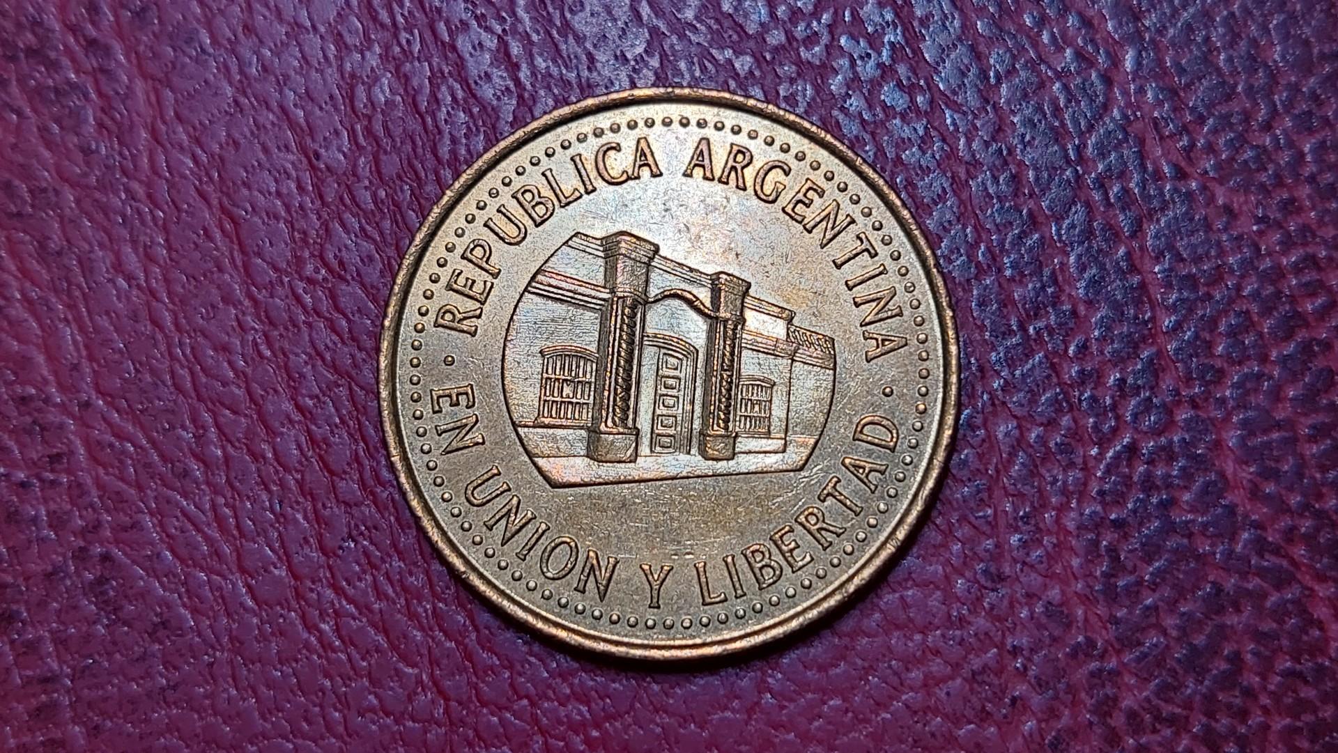 Argentina 50 sentavų, 2010 KM# 111