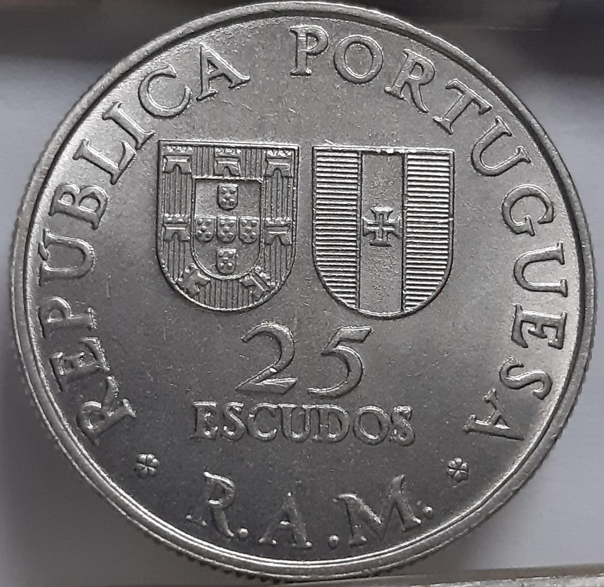 Madeira 25 Eskudai 1981 KM#4 (4889) 