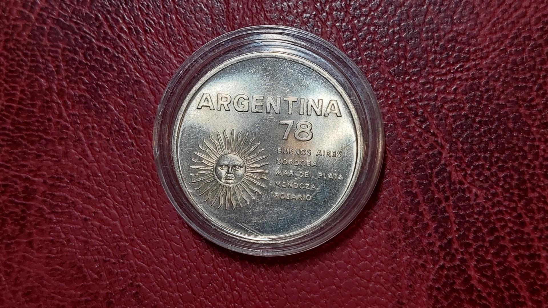 Argentina 1000 pesų, 1977 KM# 78 AG 0.900