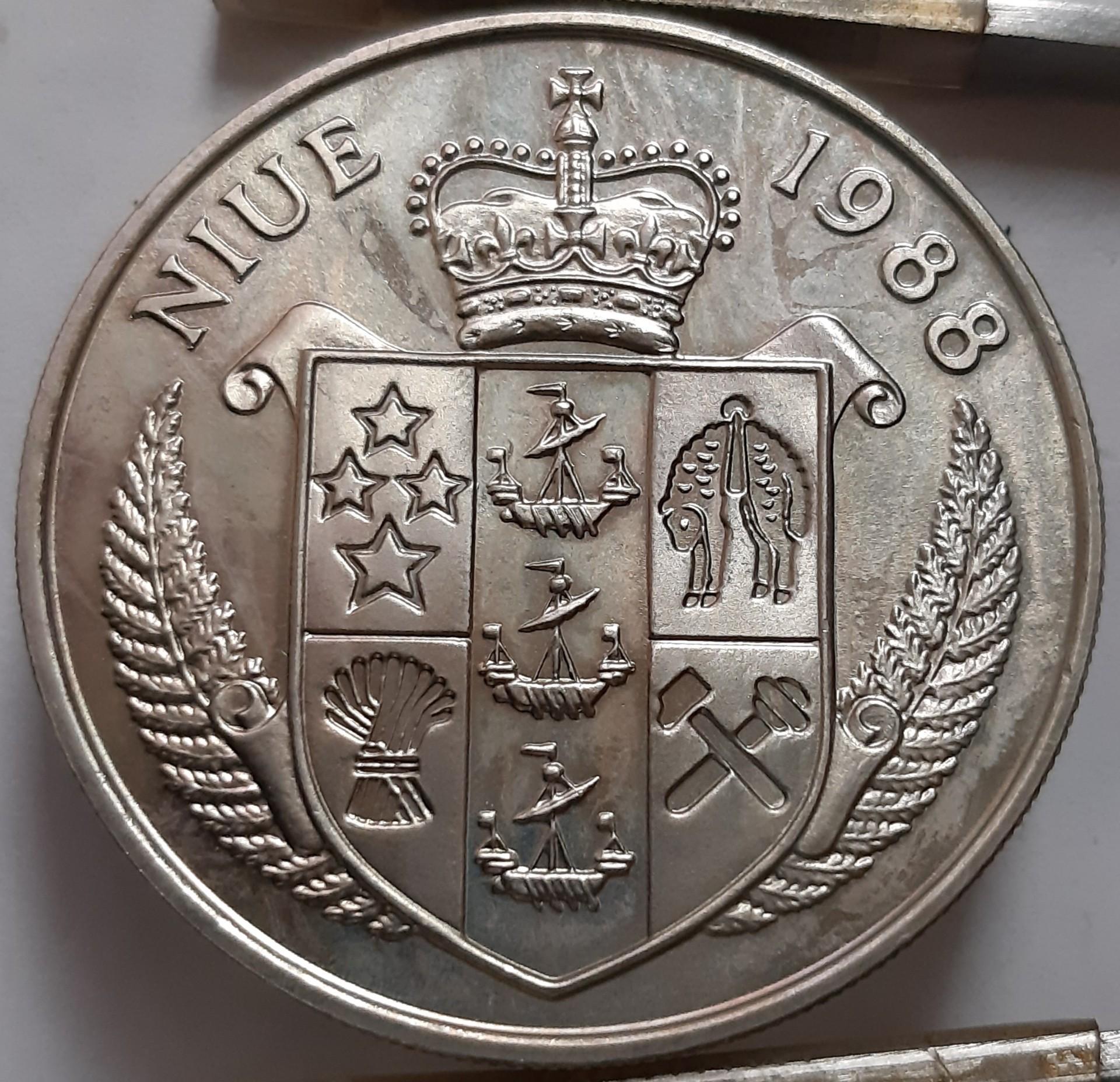 Niujė 5 doleriai 1988 UNC proginė KM#12 (8086)