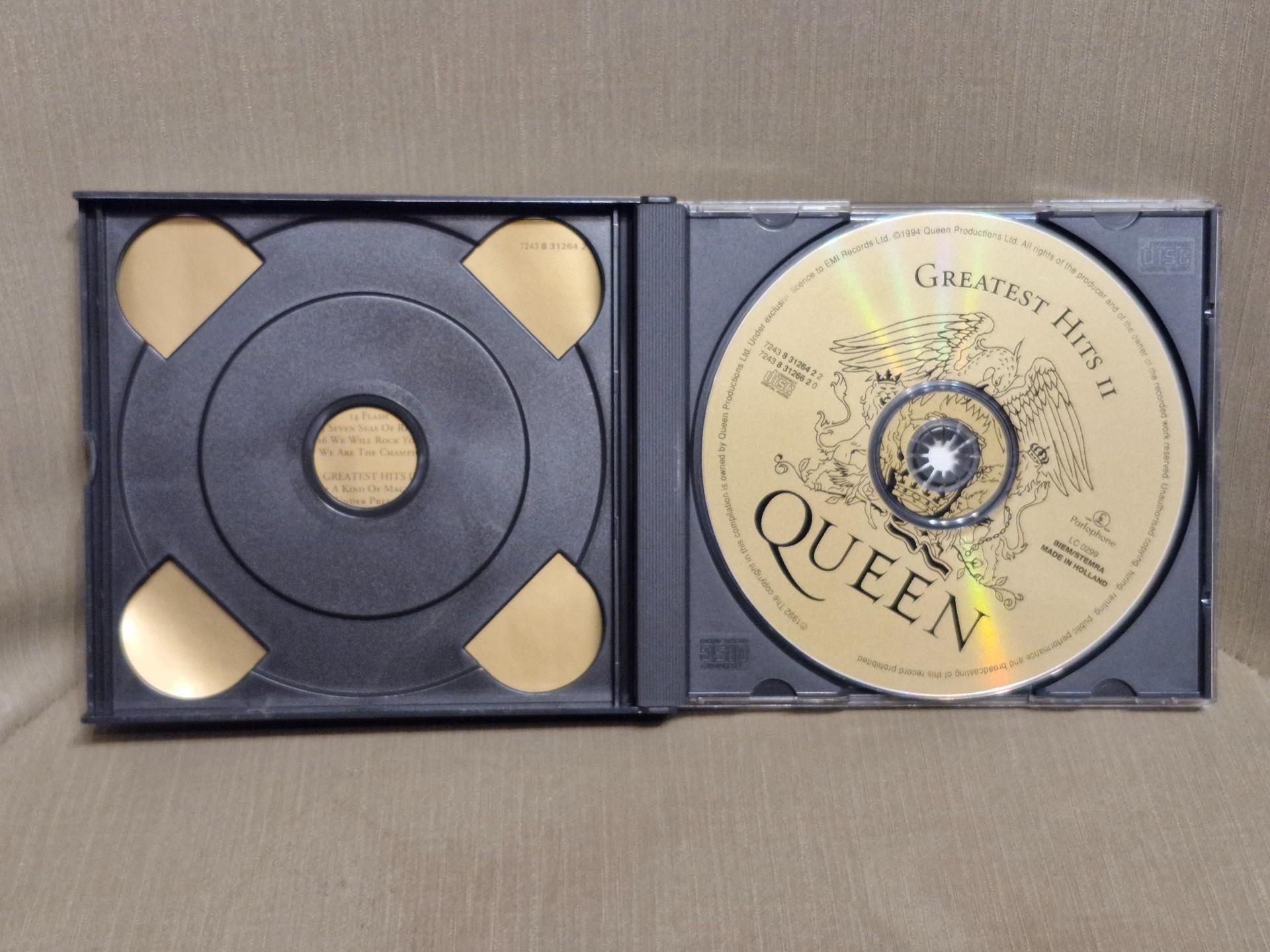 2cd dežutė Queen – Greatest Hits I & II