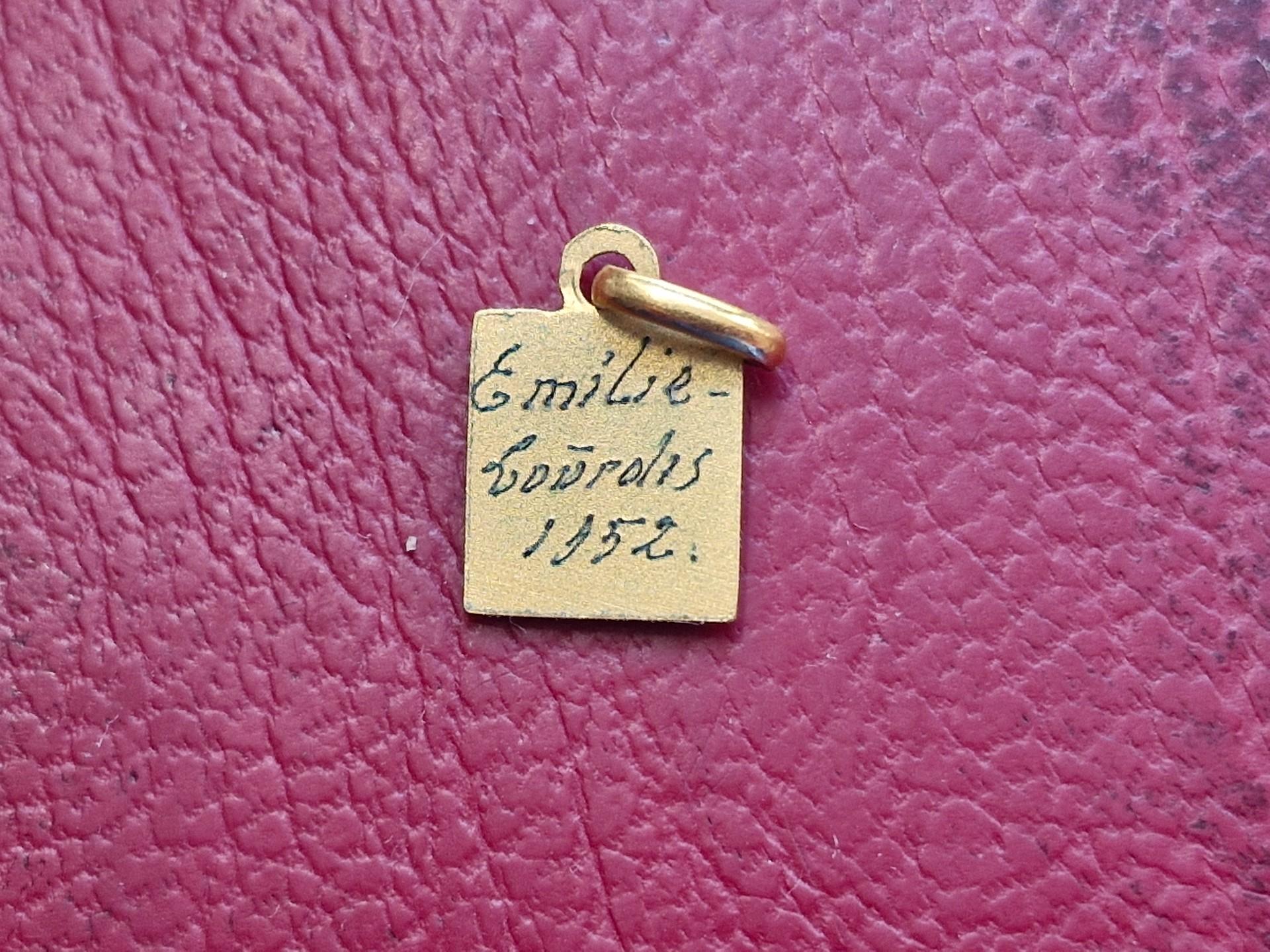 Senovinis religinis pakabukas Emilie-boūralis 1952