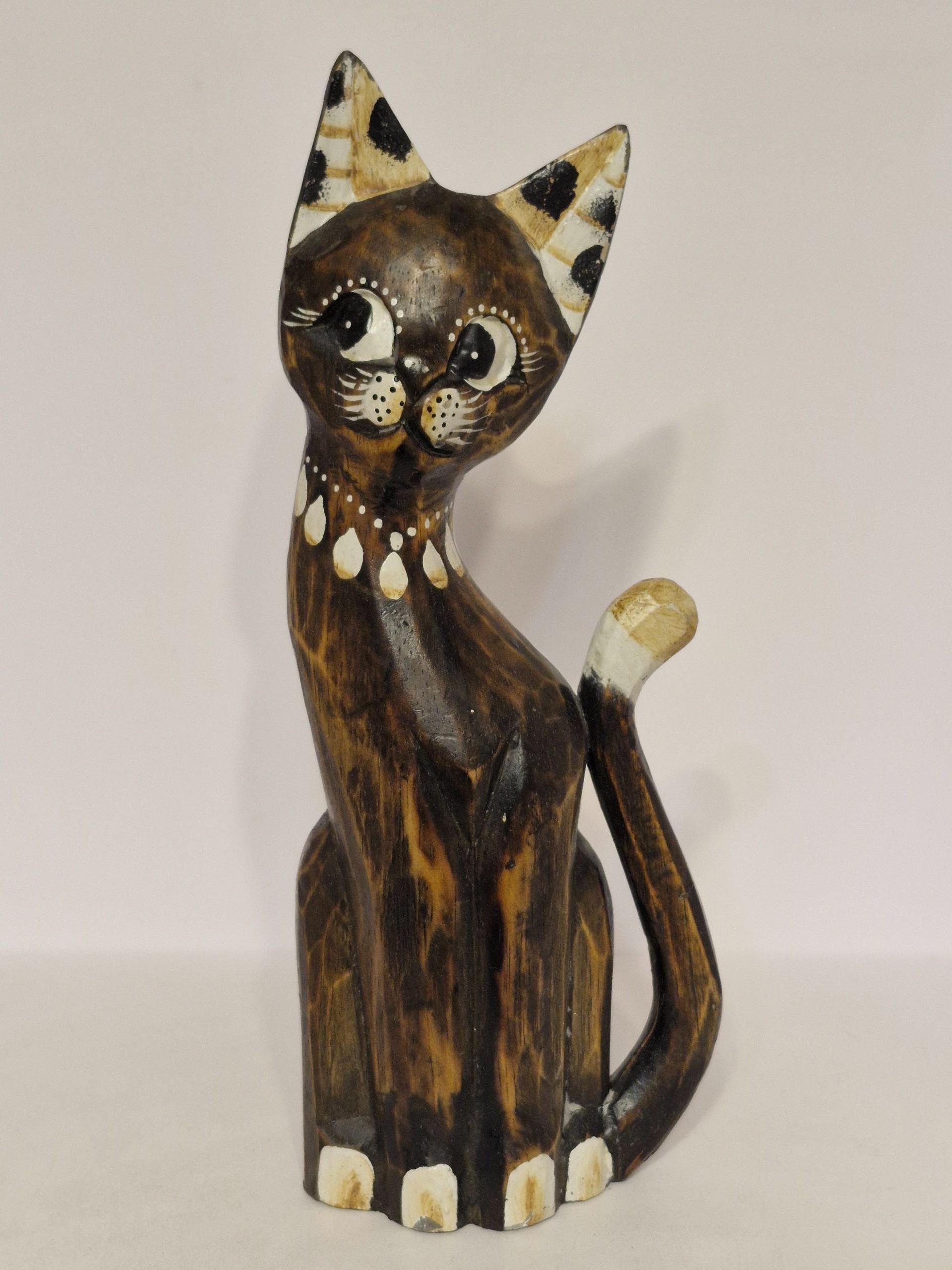 Medinė katės statulelė ~ 29,5cm.