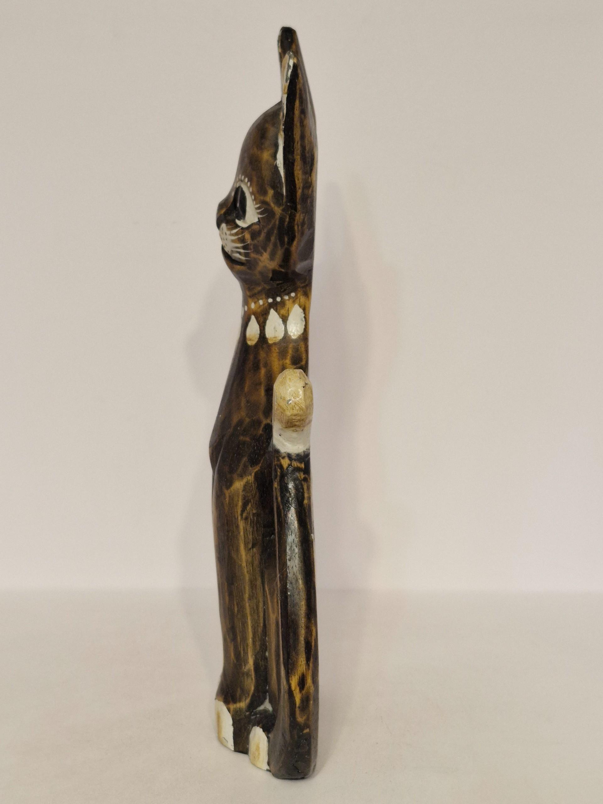 Medinė katės statulelė ~ 29,5cm.