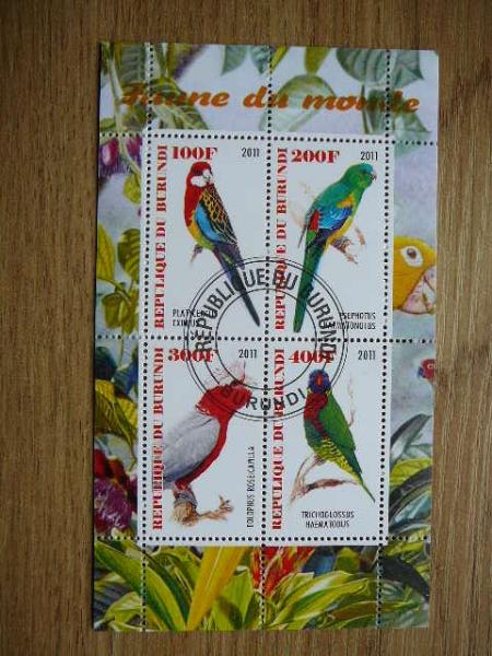 j229 Papugos Pauksciai Burundis 2011 antsp. #