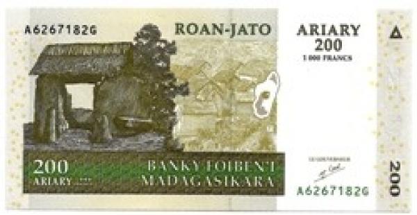 Madagaskaras. 200 ariarių ( 2004 ) UNC