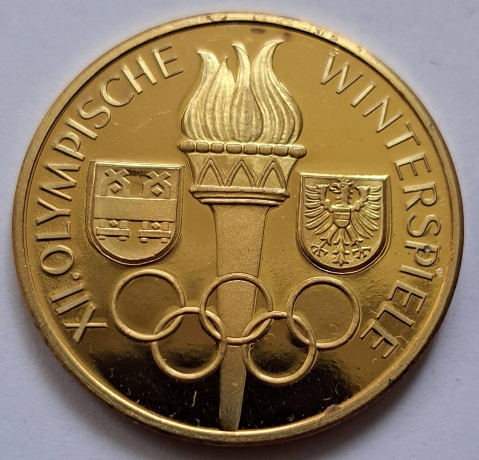 Olimpiados medalis (B12)