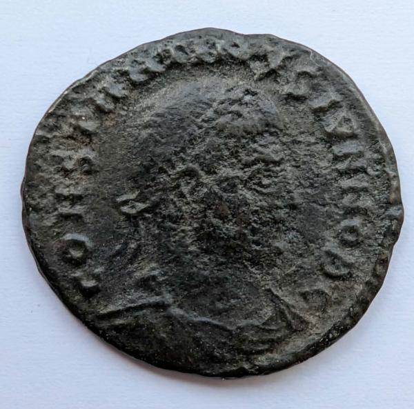 Konstantinas I 324–330 m. po Kr folis