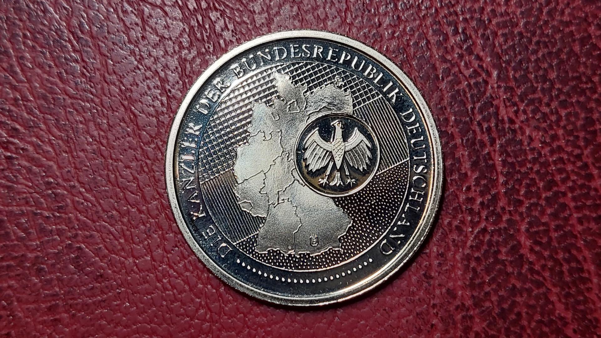Medalis Gerhard Schroder Bundes-kanzler Vokietija
