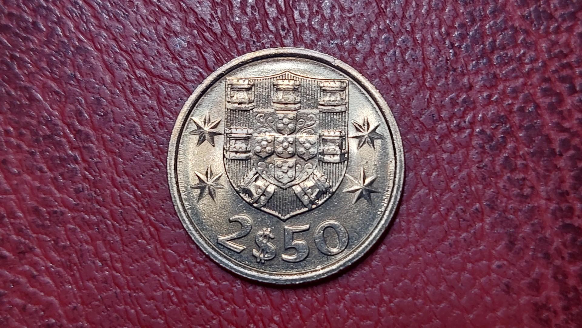 Portugalija 2,5 eskudo, 1984 KM# 590