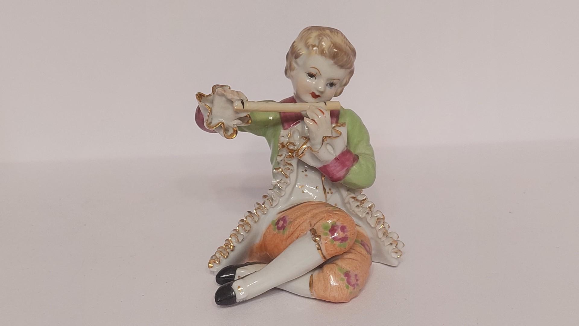 Foreign skulptūra renesanso berniukas - fleitininkas 