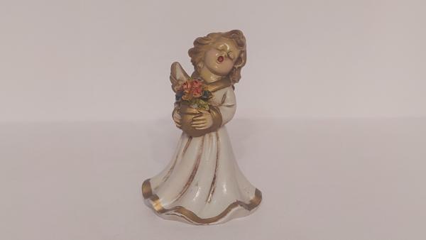 Dainuojančio angeliuko su gėlių puokšte figūra ~ 9,5cm